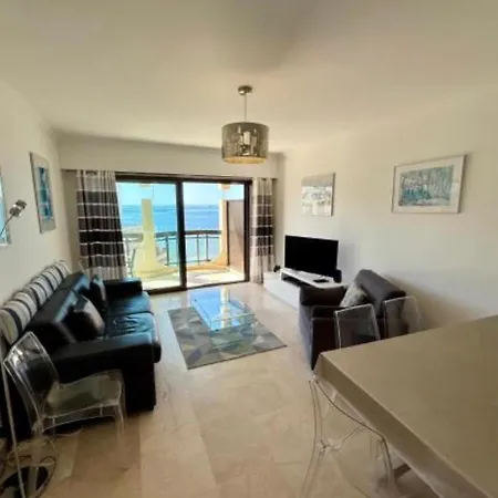 Juan 4 Apartment *