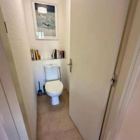 Juan 4 Apartment